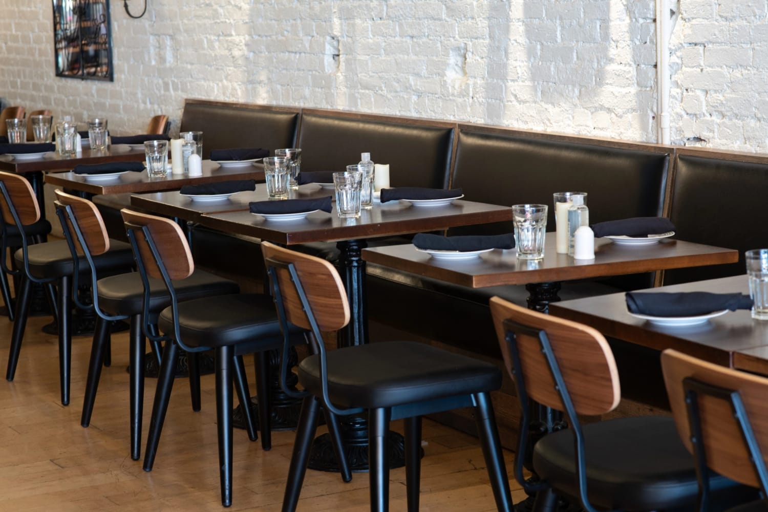 Restaurant Furniture Canada | Restaurant Chairs, Table Tops, Bar Stools &  More